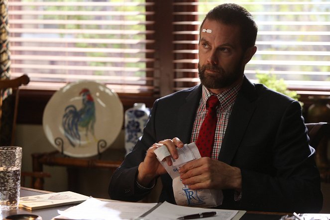 The Mindy Project - Freedom Tower Women's Health - Photos - Garret Dillahunt