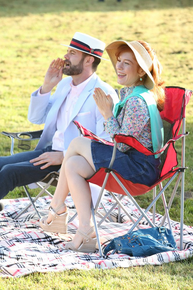 The Mindy Project - There's No Crying in Softball - Photos - Garret Dillahunt, Maria Thayer