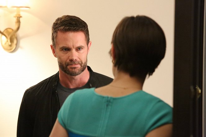 The Mindy Project - Baby Got Backslide - Photos - Garret Dillahunt