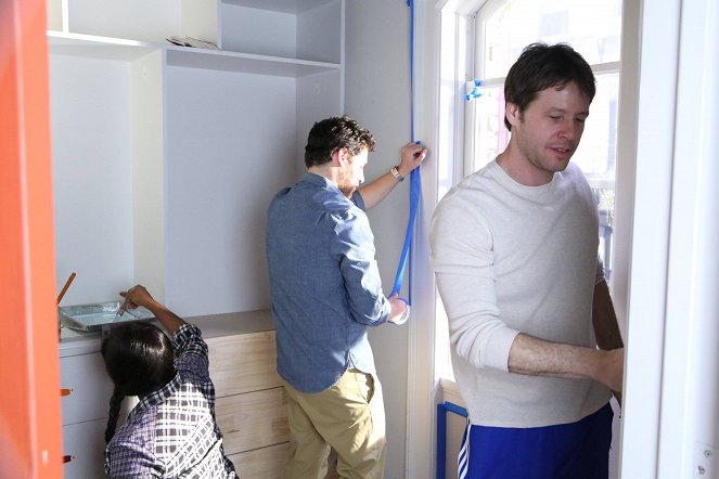 The Mindy Project - Will They or Won't They - Photos - Ike Barinholtz