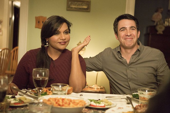 The Mindy Project - The Lahiris and the Castellanos​ - Z filmu - Mindy Kaling, Chris Messina