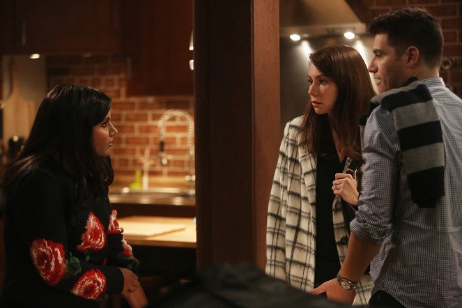 The Mindy Project - Season 4 - The Departed - Photos - Mindy Kaling