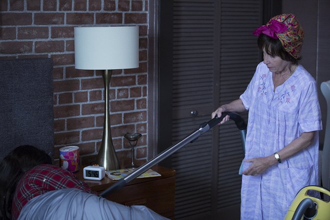 The Mindy Project - Season 4 - Mindy and Nanny - Photos - Rhea Perlman