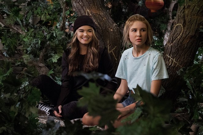 Alexa und Katie - Season 1 - Haarige Angelegenheiten - Filmfotos - Paris Berelc, Isabel May