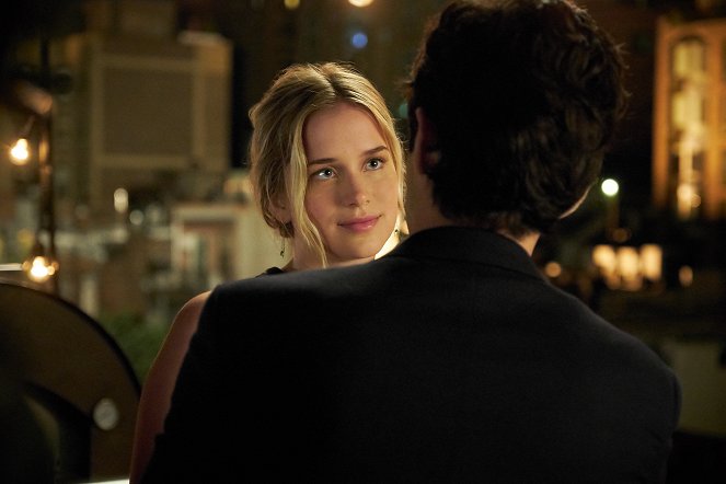 You - The Last Nice Guy In New York - Photos - Elizabeth Lail