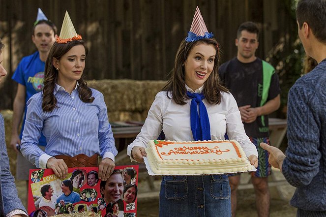 Wet Hot American Summer: 10 Years Later - King of Camp - Photos - Marguerite Moreau, Alyssa Milano