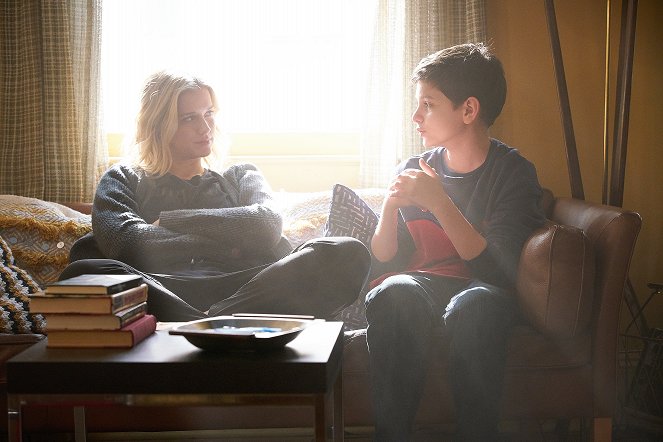 You – Du wirst mich lieben - Season 1 - Candace - Filmfotos - Elizabeth Lail, Luca Padovan