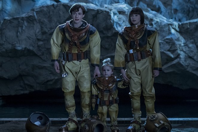 A Series of Unfortunate Events - Grim Grotto: Part 1 - Photos - Louis Hynes, Presley Smith, Malina Weissman