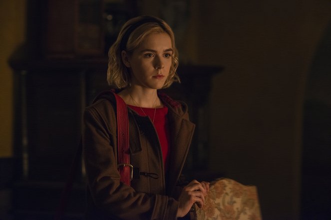 Chilling Adventures of Sabrina - Hoofdstuk 2: The Dark Baptism - Van film - Kiernan Shipka