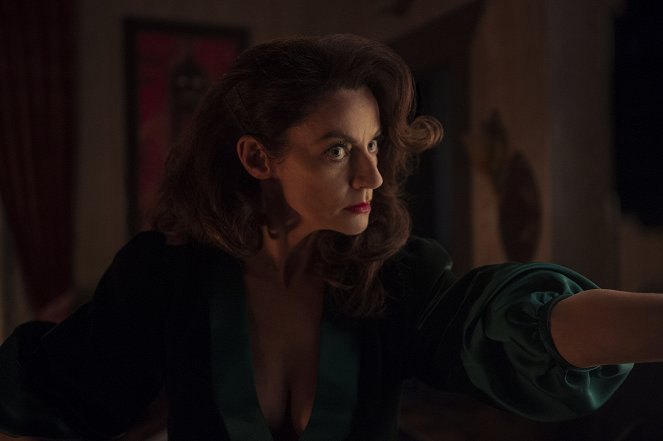 Chilling Adventures of Sabrina - Chapter Five: Dreams in a Witch House - Photos - Michelle Gomez