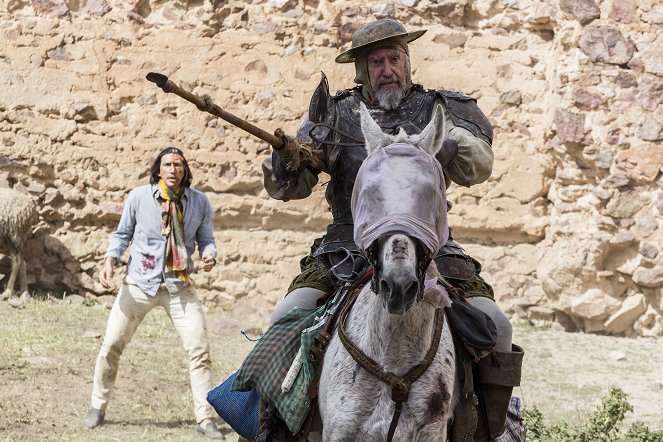 Muž, ktorý zabil Dona Quijota - Z filmu - Adam Driver, Jonathan Pryce