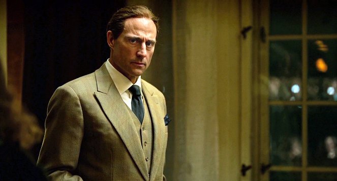 The Catcher Was a Spy - Filmfotos - Mark Strong