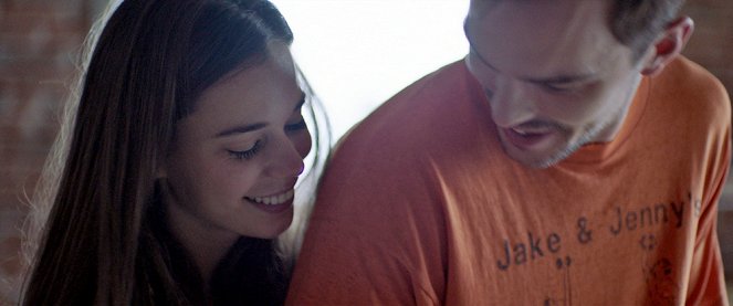 Newness - De la película - Laia Costa, Nicholas Hoult