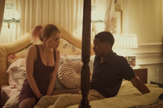 Sexuální výchova - Epizoda 2 - Z filmu - Emma Mackey, Kedar Williams-Stirling