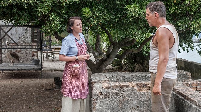 The Durrells - Episode 3 - Photos - Keeley Hawes, Christopher Sciueref