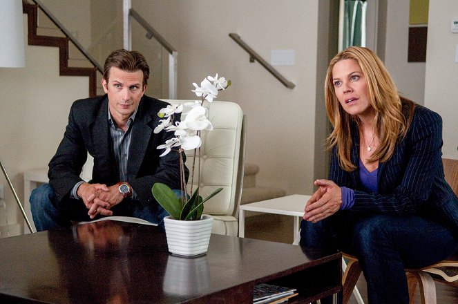 In Plain Sight - WitSec Stepmother - Photos - Frederick Weller, Mary McCormack
