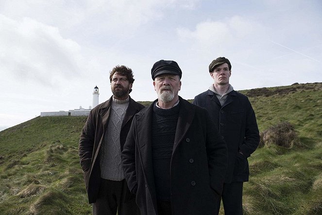 Keepers. El misterio del faro - De la película - Gerard Butler, Peter Mullan, Connor Swindells