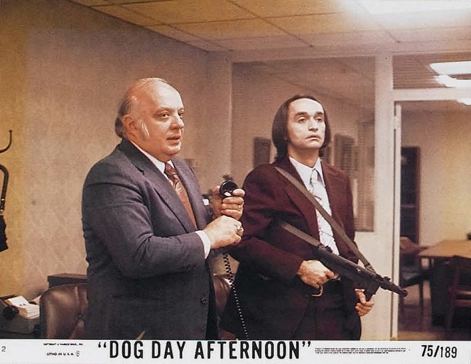 Um Dia de Cão - Cartões lobby - Sully Boyar, John Cazale