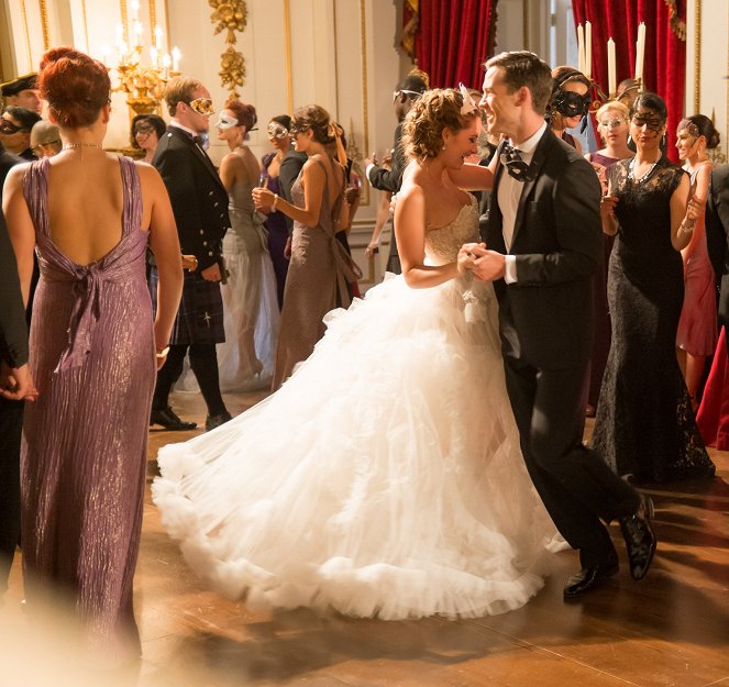 The Royals - Season 1 - Unmask Her Beauty to the Moon - Photos - Merritt Patterson