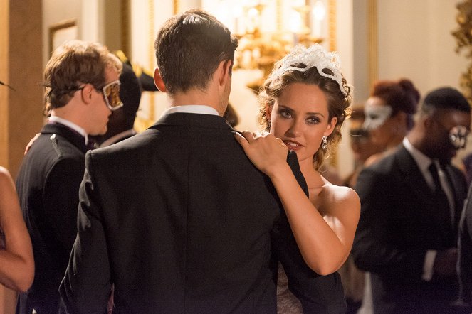 The Royals - Unmask Her Beauty to the Moon - Photos - Merritt Patterson