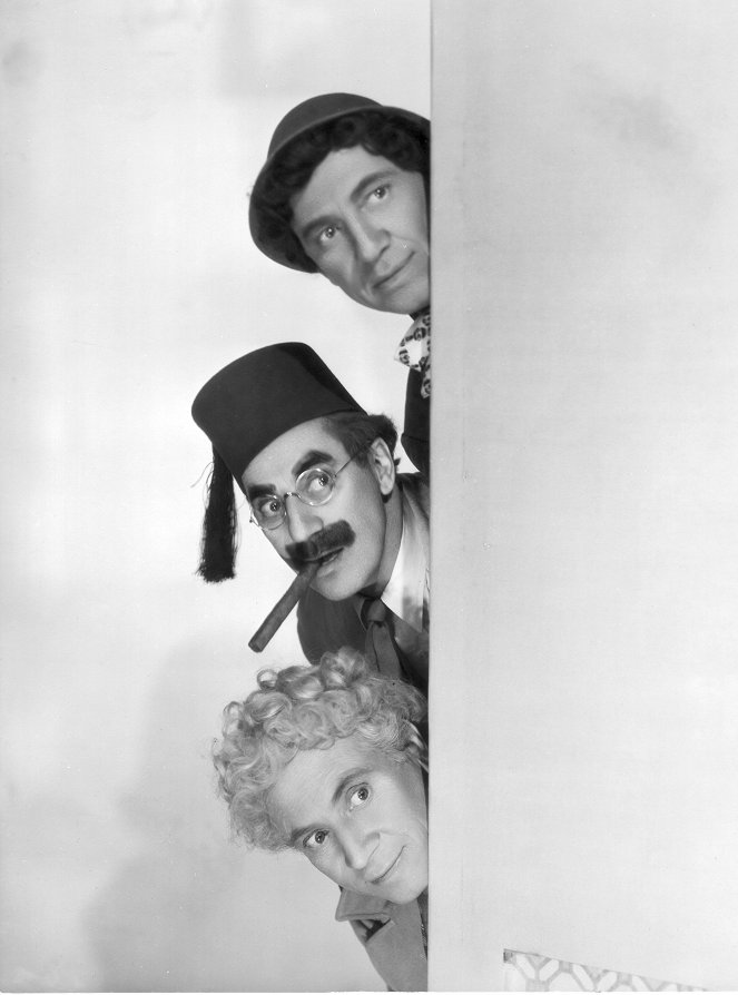 Marx Brothers: Eine Nacht in Casablanca - Werbefoto - Chico Marx, Groucho Marx, Harpo Marx