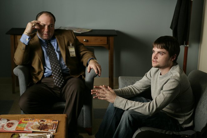 The Sopranos - Season 6 - The Second Coming - Photos - James Gandolfini, Robert Iler