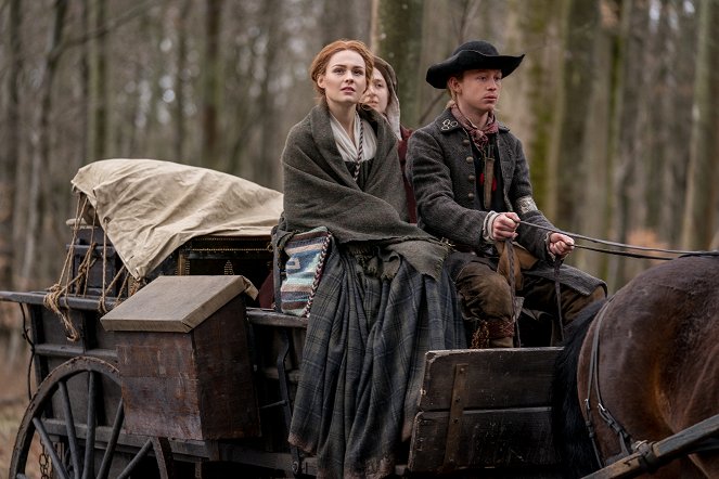 Outlander - Az idegen - Season 4 - Filmfotók - Sophie Skelton, John Bell