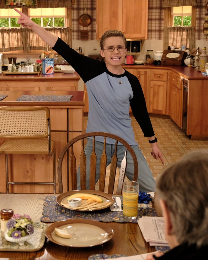 The Goldbergs - Season 5 - The Circle of Driving Again - Photos - Sean Giambrone