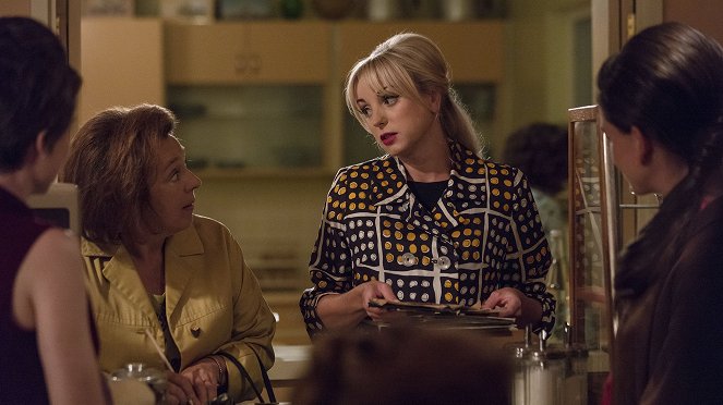 Call the Midwife - Episode 3 - Photos - Helen George
