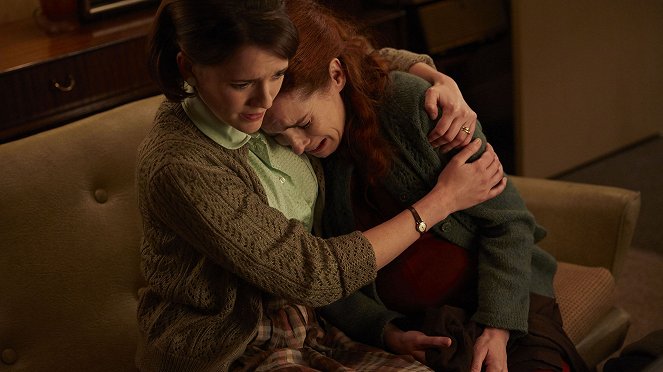 Call the Midwife - Episode 6 - Van film - Charlotte Ritchie, Kelly Campbell