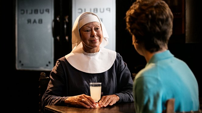 Call the Midwife - Episode 4 - Film - Jenny Agutter