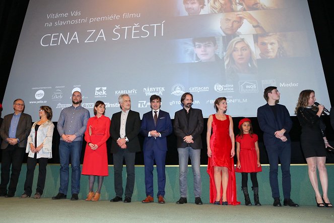 Cena za štěstí - Eventos - Slavnostní premiéra filmu Cena za štěstí v kině Lucerna, Praha 8. ledna 2018 - Klára Pollertová-Trojanová, Tomáš Hanák, Pavel Řezníček, Jaroslav Plesl, Simona Prasková, Johana Racková, František Trojan, Olga Dabrowská