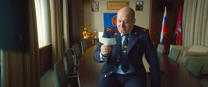 Politseyskiy s Ryblyovki novogocniy bespredel - Filmfotos - Sergey Burunov