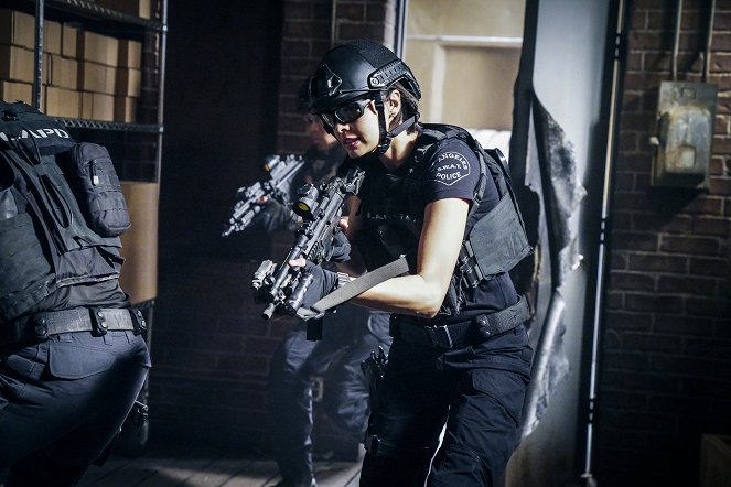 SWAT - Különleges egység - Season 2 - Soha többé - Filmfotók - Lina Esco