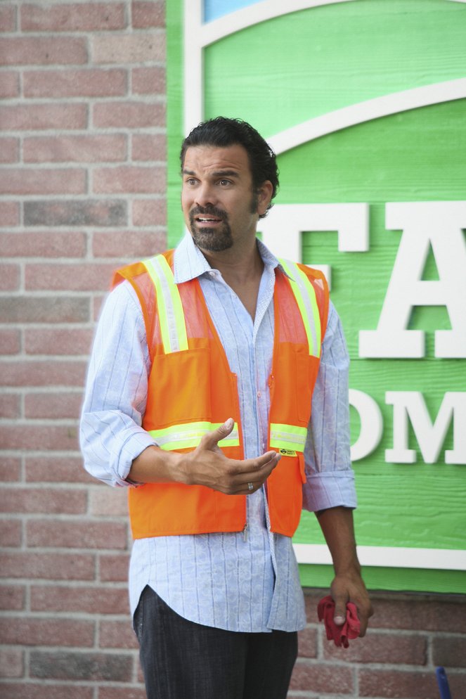 Desperate Housewives - Watch While I Revise the World - Van film - Ricardo Chavira