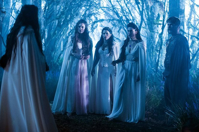 Witches of East End - La Marque du roi - Film - Jenna Dewan, Mädchen Amick