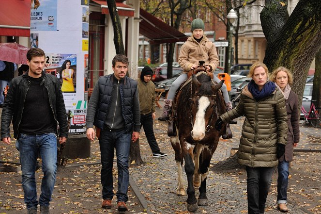 Josephine Klick - Allein unter Cops - Kopftuch - Z filmu