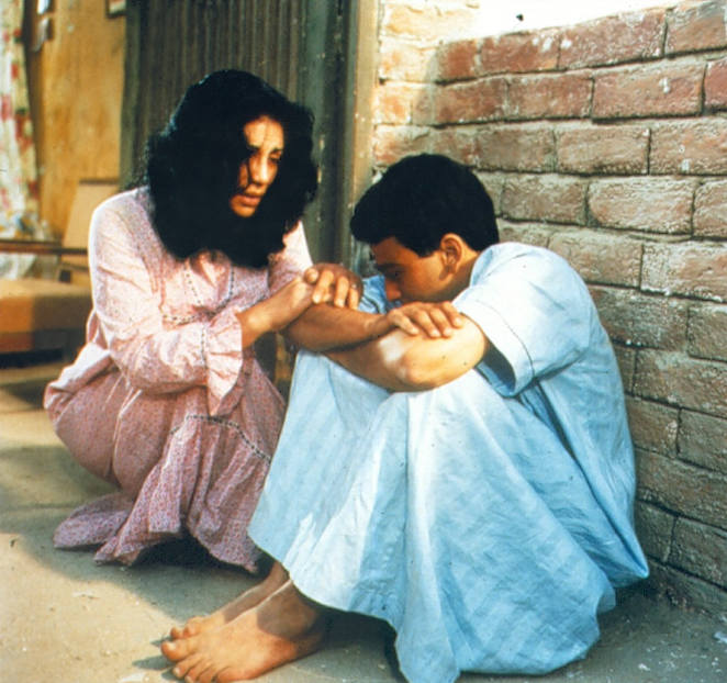 Al abwab al Moghlaka - De la película