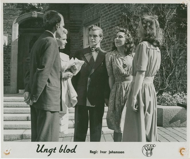 Ungt blod - Lobby Cards - Toivo Pawlo, Agneta Lagerfeldt