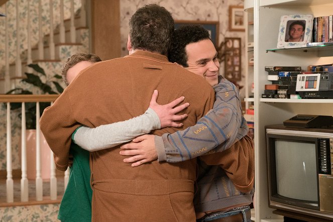 The Goldbergs - Parents Just Don't Understand - Photos - Troy Gentile