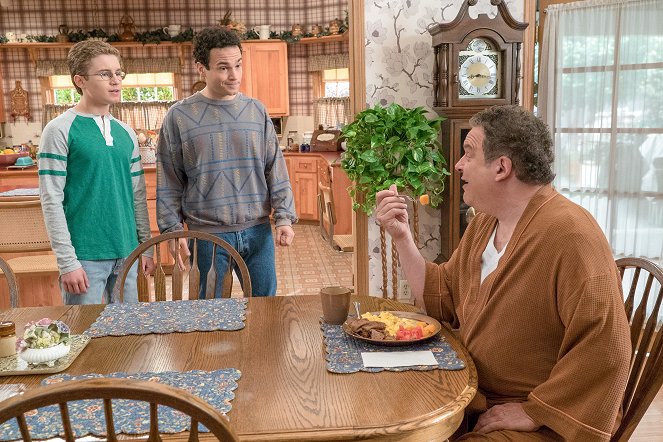 The Goldbergs - Parents Just Don't Understand - Photos - Sean Giambrone, Troy Gentile, Jeff Garlin