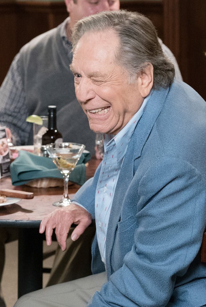 The Goldbergs - Dinner with the Goldbergs - Photos - George Segal