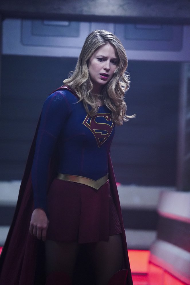 Supergirl - Mentes suspicaces - De la película - Melissa Benoist