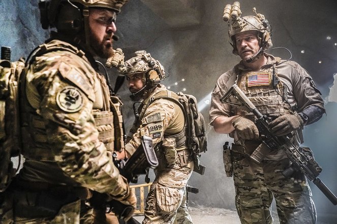 SEAL Team - In der Falle - Filmfotos - A. J. Buckley, Neil Brown Jr., David Boreanaz