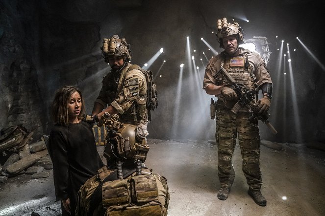 SEAL Team - In der Falle - Filmfotos - Olesya Rulin, Neil Brown Jr., David Boreanaz