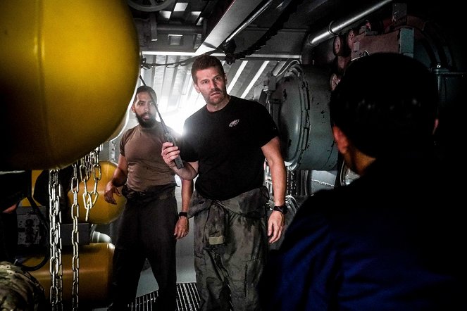 SEAL Team - Time to Shine - Filmfotók - Neil Brown Jr., David Boreanaz