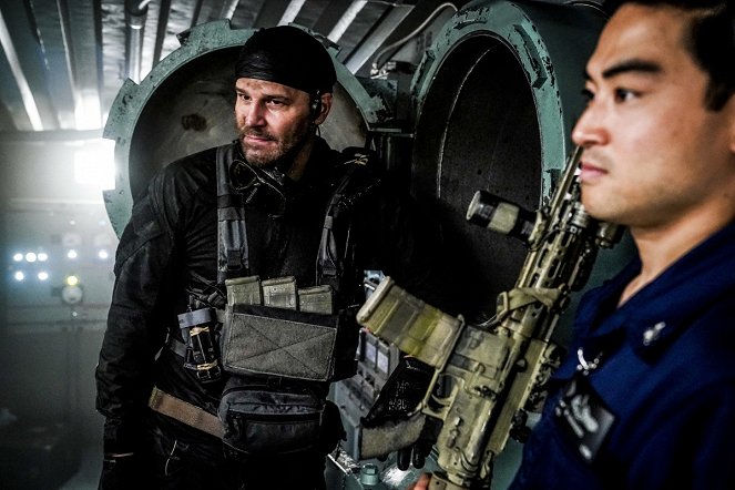 SEAL Team - Time to Shine - Photos - David Boreanaz, Derek Mio