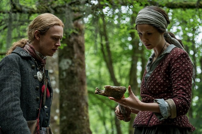 Outlander - Az idegen - A remény hal meg utoljára - Filmfotók - John Bell, Caitríona Balfe