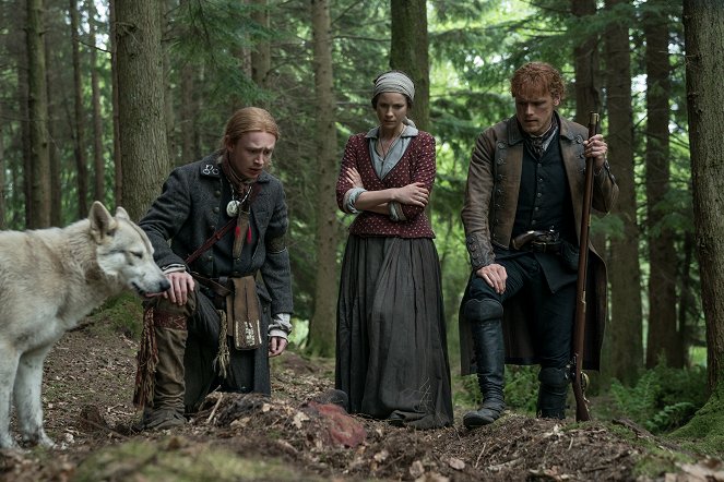 Outlander - Nadzieja umiera ostatnia - Z filmu - John Bell, Caitríona Balfe, Sam Heughan