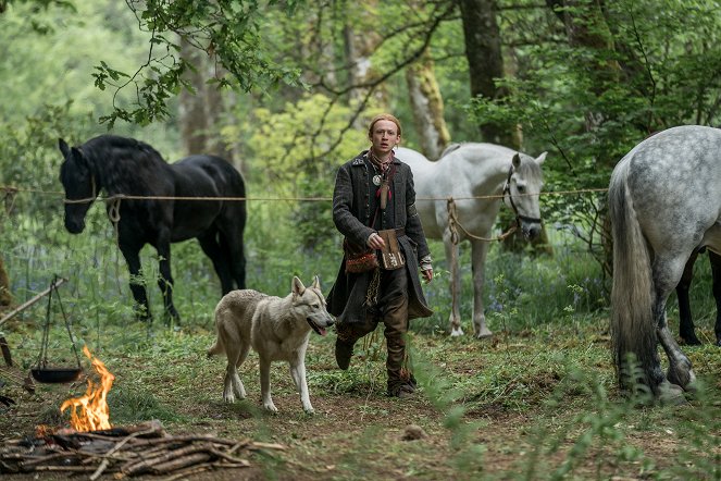 Outlander - Die Highland-Saga - Spannungen - Filmfotos - John Bell